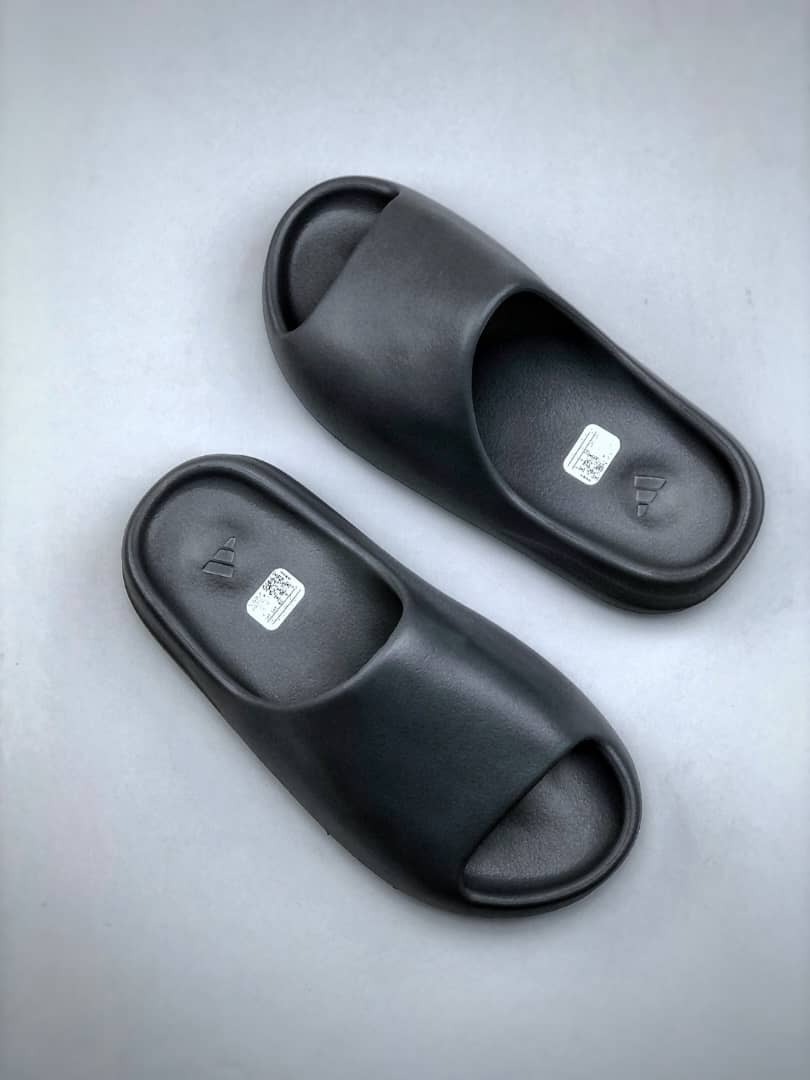 Pre-Order Yeezy Onyx Slides